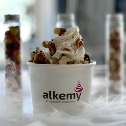 Alkemy - Mmm.  Caramel Chocolate Pretzel Chunk.