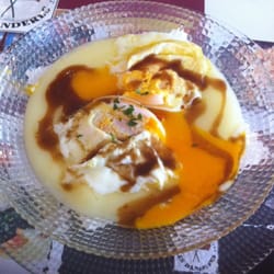 Las Banderas - Huevos estrellados con parmesano, patata y sobrasada