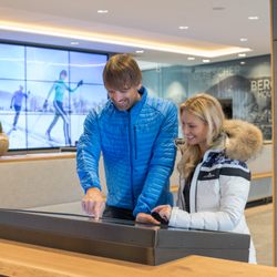 Touristeninformation Zell am See - Sie können sich auch auf unseren tollen Infoscreens perfekt informieren.