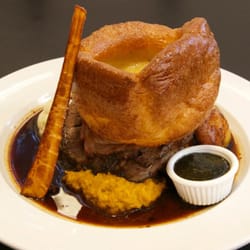The Hampton Pub - The Hampton Sunday Roast - served between 12-4pm
