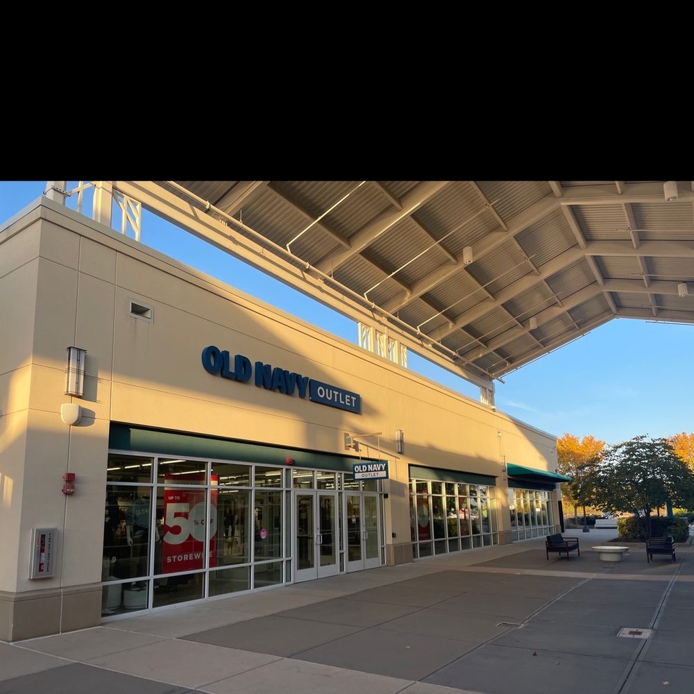 OLD NAVY OUTLET Updated October 2024 10 Photos 1 Premium Outlets Blvd, Aurora, Illinois