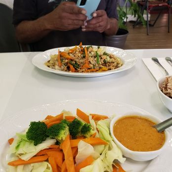 To Thai For - Steamed veggies, Thai Basil stir fry with chicken - Thai Near Me - Honolulu, Hawaii