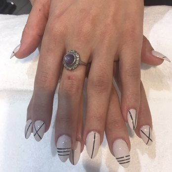 Bilancia Nail Spa - Pretty geometric no chip by Julie! - Nail Salons Near Me - Chicago, Illinois