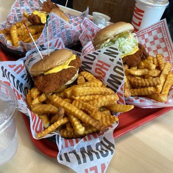 Howlin' Ray's - The best Nashville hot chicken in Los Angeles. - Southern Near Me - Pasadena, California Howlin' Ray's - The best Nashville hot chicken in Los Angeles. - Southern Near Me - Pasadena, California