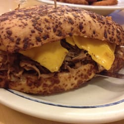 IHOP - Delicioso Phili con la cantidad de todo exacta