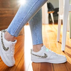 Famous Footwear