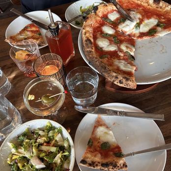 Coda Di Volpe - margherita di bufala pizza, chopped italian salad, spicy mafaldine di granchio pasta, dirty martini, negroni - Pizza Near Me - Chicago, Illinois Coda Di Volpe - margherita di bufala pizza, chopped italian salad, spicy mafaldine di granchio pasta, dirty martini, negroni - Pizza Near Me - Chicago, Illinois