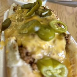 Hot Dog Corner - Chili & Cheese & Peppers dog