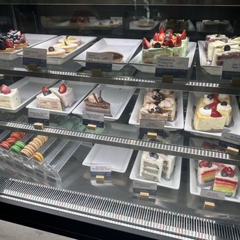 Paris Baguette - Cake slices and tarts - Bakeries Near Me - Overland Park, Kansas Paris Baguette - Cake slices and tarts - Bakeries Near Me - Overland Park, Kansas