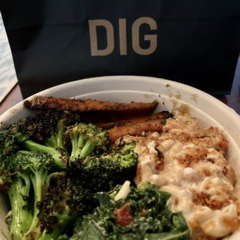 Dig Inn - Broccoli  macaroni and cheese  Kale Caesar  carrots - New American Near Me - Washington, DC, District of Columbia