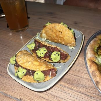 Moku Kitchen - Poke Tacos - Cocktail Bars Near Me - Honolulu, Hawaii
