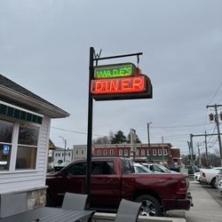 Wade's Diner - Outside sign