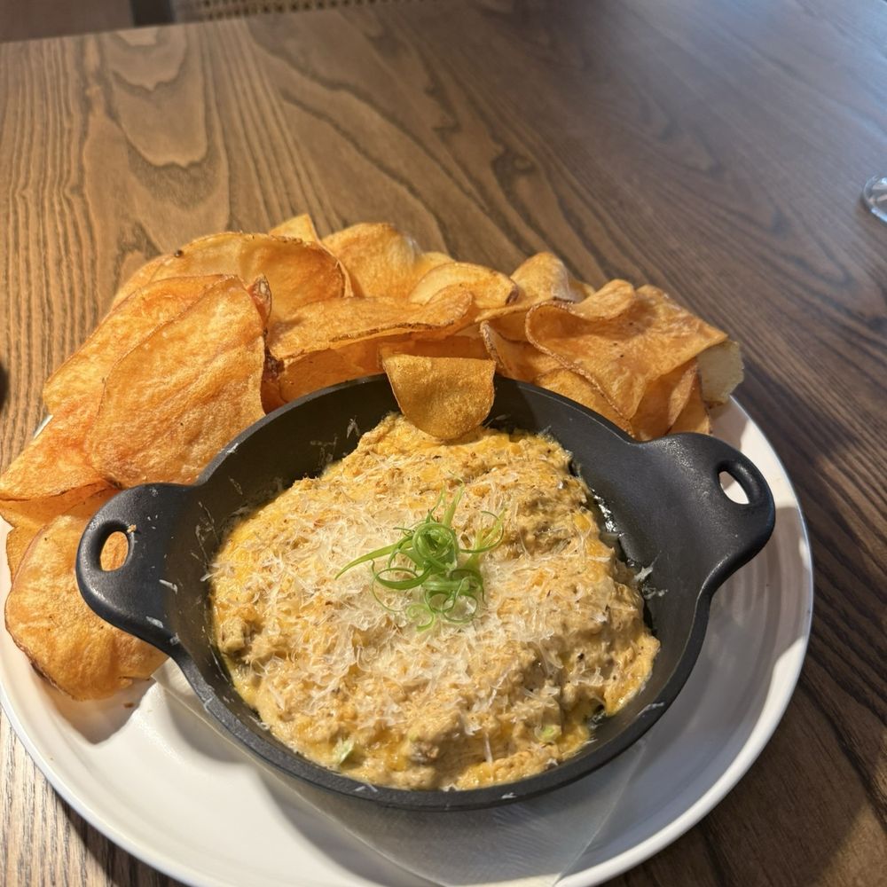 The Lowline Hotel - Crab dip - Hotels Near Me - Charleston, South Carolina