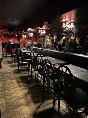 Don't Tell Mama by null