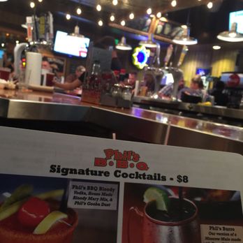 Phil's BBQ - Bar area - Barbeque Near Me - San Diego, California