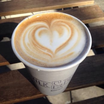 Milk & Pull - Vanilla latte - Coffee & Tea Near Me - Ridgewood, New York Milk & Pull - Vanilla latte - Coffee & Tea Near Me - Ridgewood, New York
