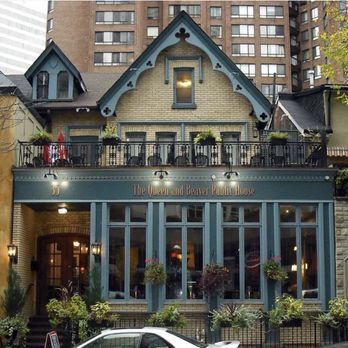 The Queen And Beaver Public House - Dining al fresco - Pubs Near Me - Toronto, Ontario The Queen And Beaver Public House - Dining al fresco - Pubs Near Me - Toronto, Ontario