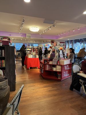 Lovestruck Books & Cafe by null