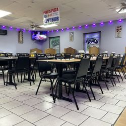 Pino's Pizza - Dining area