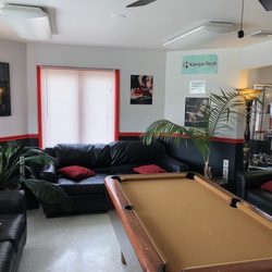 23 Vape Lounge - Pool table & lounge