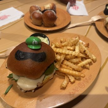 Toadstool Cafe - Luigi Burger and Garlic Knots - Cafes Near Me - Universal City, California Toadstool Cafe - Luigi Burger and Garlic Knots - Cafes Near Me - Universal City, California