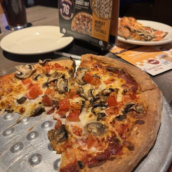 Old Chicago Pizza + Taproom - Pizza Near Me - Billings, Montana Old Chicago Pizza + Taproom - Pizza Near Me - Billings, Montana