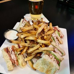 Philly's Sports Grill - CLASSIC CLUB