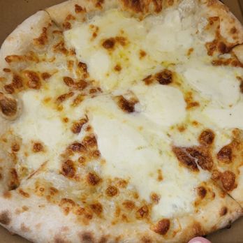 Mozzeria - Quattro Formaggi - Food Trucks Near Me - Alameda, California