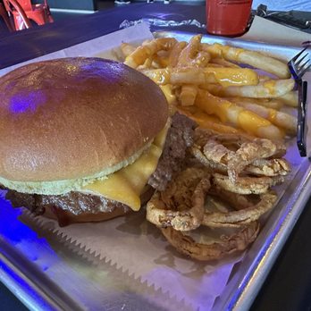 Buzzin Burgers - Kennesaw - Burgers Near Me - Kennesaw, Georgia