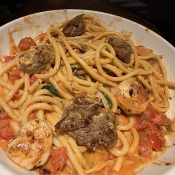Olive Garden Italian Restaurant - Calabrian steak& shrimp bucatini - Italian Near Me - Phoenix, Arizona Olive Garden Italian Restaurant - Calabrian steak& shrimp bucatini - Italian Near Me - Phoenix, Arizona
