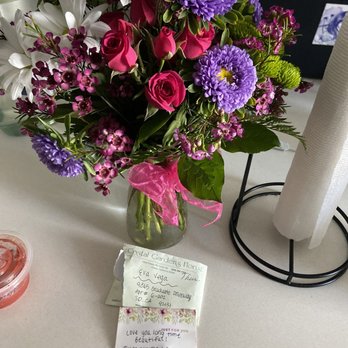 Crystal Gardens Florist - The Pretty Please standard bouquet - Florists Near Me - Poway, California Crystal Gardens Florist - The Pretty Please standard bouquet - Florists Near Me - Poway, California
