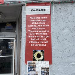 Dandee’s Holistic Vitamin Shoppe