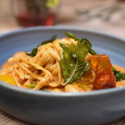 Trattoria di Nuovo - Fettuccini whit shrimps and asparagus in pink sauce.
