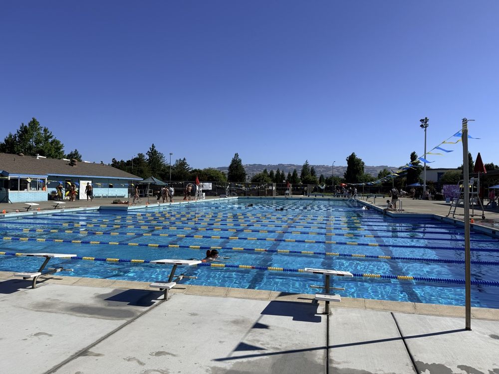 Petaluma Swim Center Logo