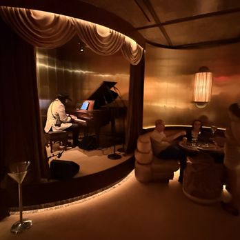 Filthy Martini Bar - Live music started at 7pm on this Sunday, right at the end of the happy hour - Bars Near Me - Phoenix, Arizona Filthy Martini Bar - Live music started at 7pm on this Sunday, right at the end of the happy hour - Bars Near Me - Phoenix, Arizona