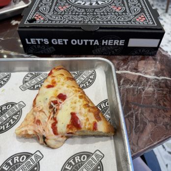 Metro Sliceteria - Gluten free deep dish pizza - Pizza Near Me - Las Vegas, Nevada Metro Sliceteria - Gluten free deep dish pizza - Pizza Near Me - Las Vegas, Nevada