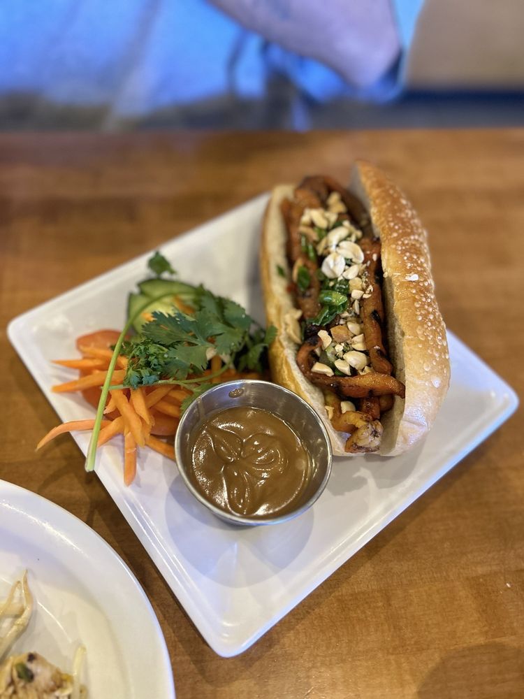 Basil Leaf Vietnamese Restaurant