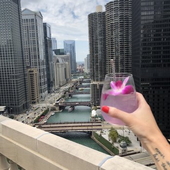 LH Rooftop - Butterfly spritz (gin cocktail) - Cocktail Bars Near Me - Chicago, Illinois LH Rooftop - Butterfly spritz (gin cocktail) - Cocktail Bars Near Me - Chicago, Illinois