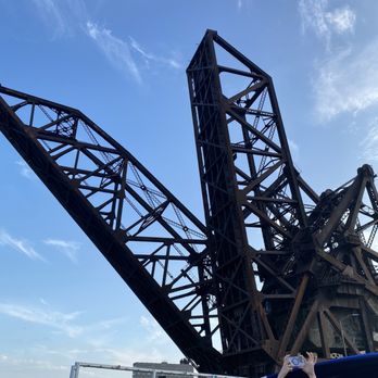Chicago River Boat Architecture Tours - Architectural Tours Near Me - Chicago, Illinois