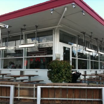 Gotts Roadside - outside patio dining - Burgers Near Me - Napa, California