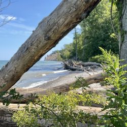 Chimney Bluffs State Park