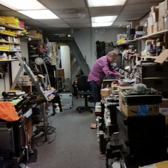 Stone Electronics - Joe in his classic workshop! - Electronics Repair Near Me - Los Angeles, California Stone Electronics - Joe in his classic workshop! - Electronics Repair Near Me - Los Angeles, California