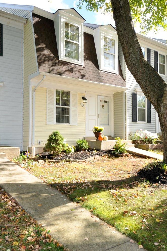 NANCY PAV LONG & FOSTER Updated April 2024 20396 Exchange St