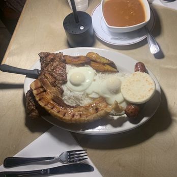El Gran Bamboo Restaurante - Super Bandeja Paisa - Colombian Near Me - Miami, Florida