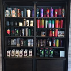 Starbucks - Merch shelf 2022