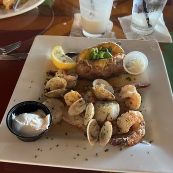 Buzzard's Roost Grill & Pub - Seafood mix - Seafood Near Me - Key Largo, Florida Buzzard's Roost Grill & Pub - Seafood mix - Seafood Near Me - Key Largo, Florida