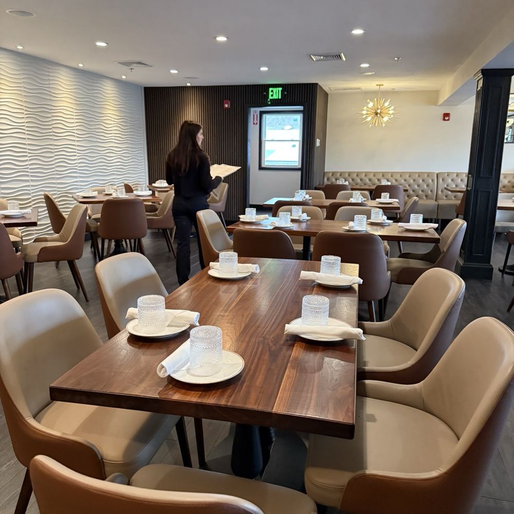 At The Rooftop - Inside - Cocktail Bars Near Me - Canton, Connecticut