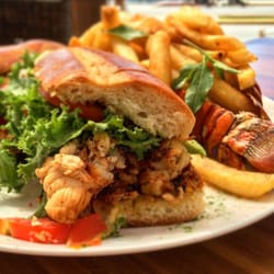 Blú Bistro Café - Baguette de Langosta!