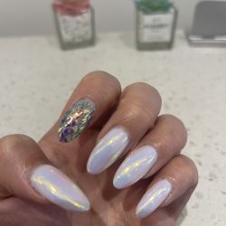 Magnificent nails and beauty salon