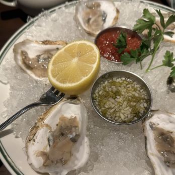 Smith & Wollensky - Boston - Connecticut blue point oysters - Steakhouses Near Me - Boston, Massachusetts